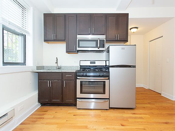 4th image of 4737 N Hermitage Ave #D501