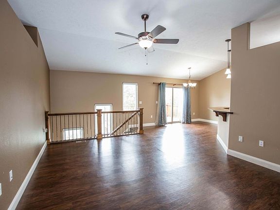 4th image of 308 Highland Pointe Dr