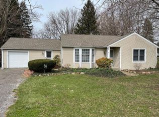 9943 Johnnycake Ridge Rd, Concord Township, OH 44077