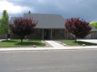 1008 Mullis St, Roswell, NM 88201