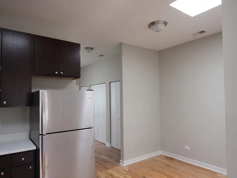 4200-08 N Milwaukee Ct — Photo 7