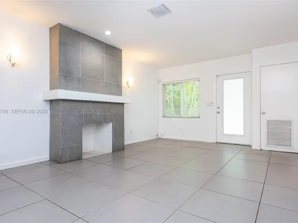 330 NE 86th St, El Portal, FL 33138