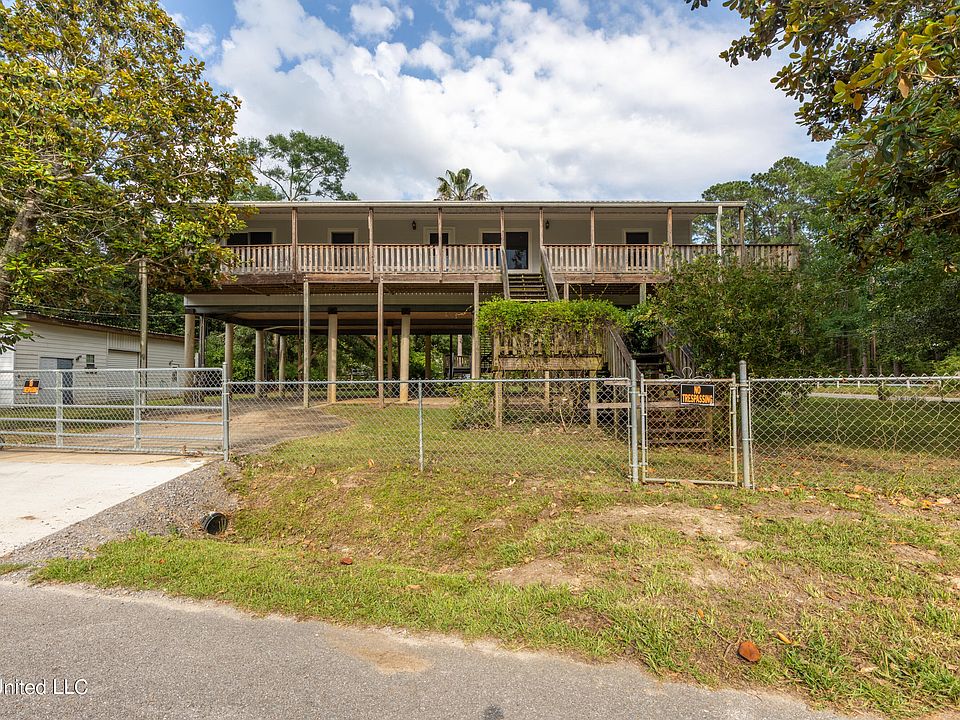 1st image of 2100 E Simmons Bayou Dr