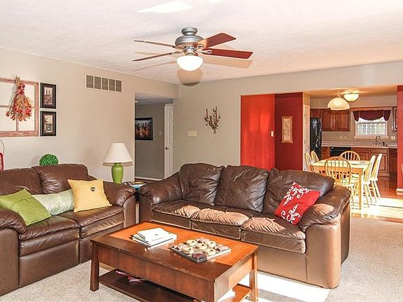 4th image of 6209 Twyckenham Dr
