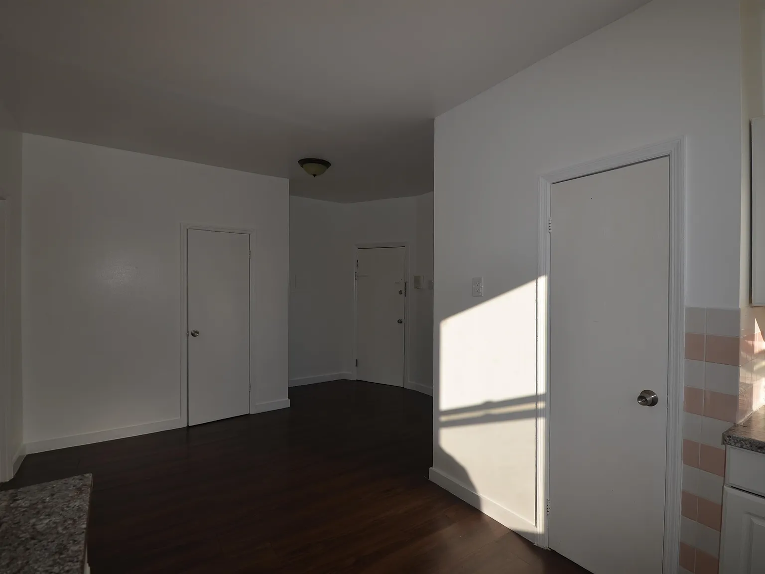1 bed, 1.0 bath, $1,600 — Photo 4