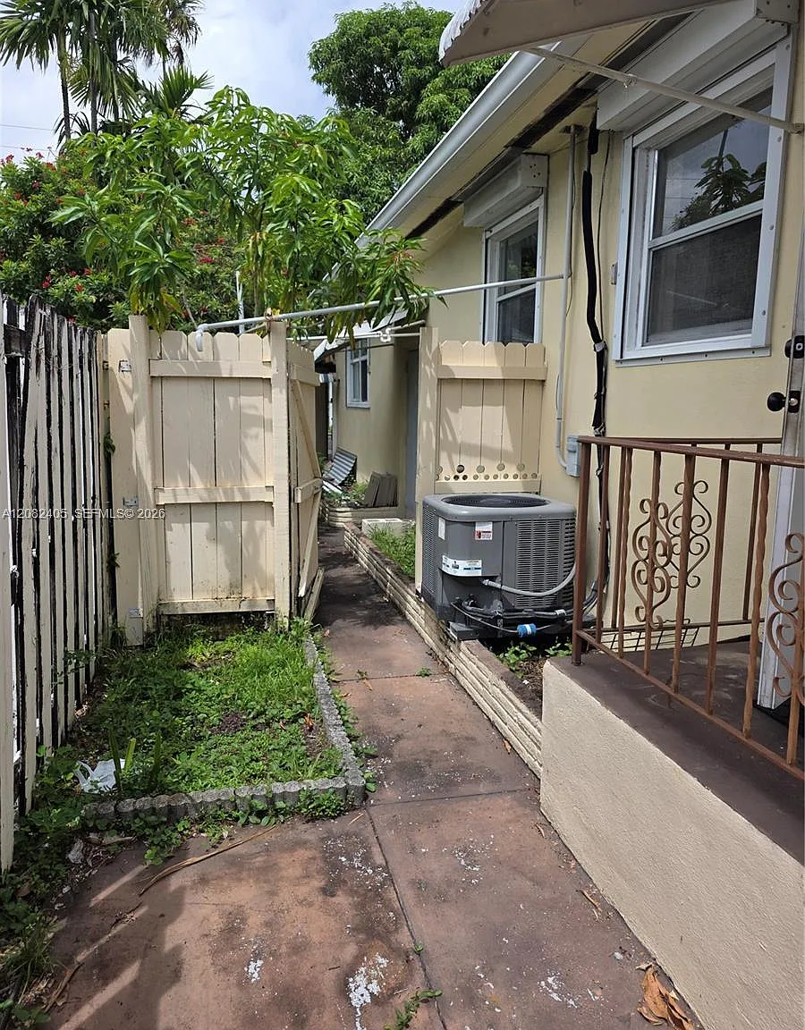 1 bed, 1.0 bath, 2098 sqft, $1,800 — Photo 3