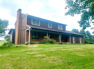 2358 Krumroy Rd, Akron, OH 44312