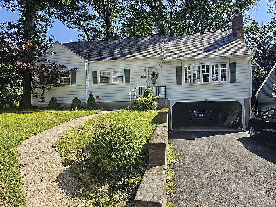 2nd image of 9 Woodland Rd