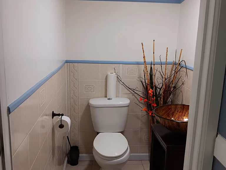 1/2 Bath