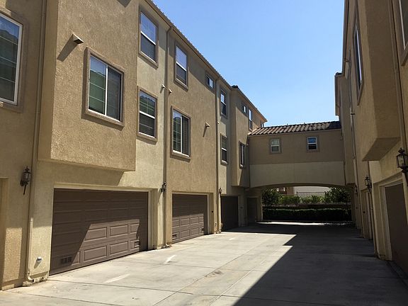 2nd image of 1891 Fargo Ln Unit 5