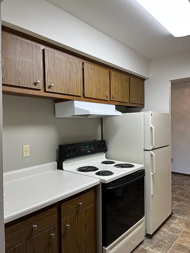 Village Garden Apartments — Photo 4