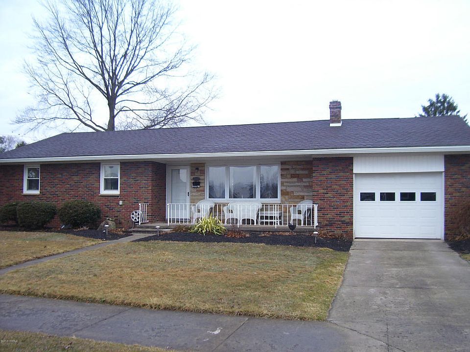 1st image of 925 Belair Dr