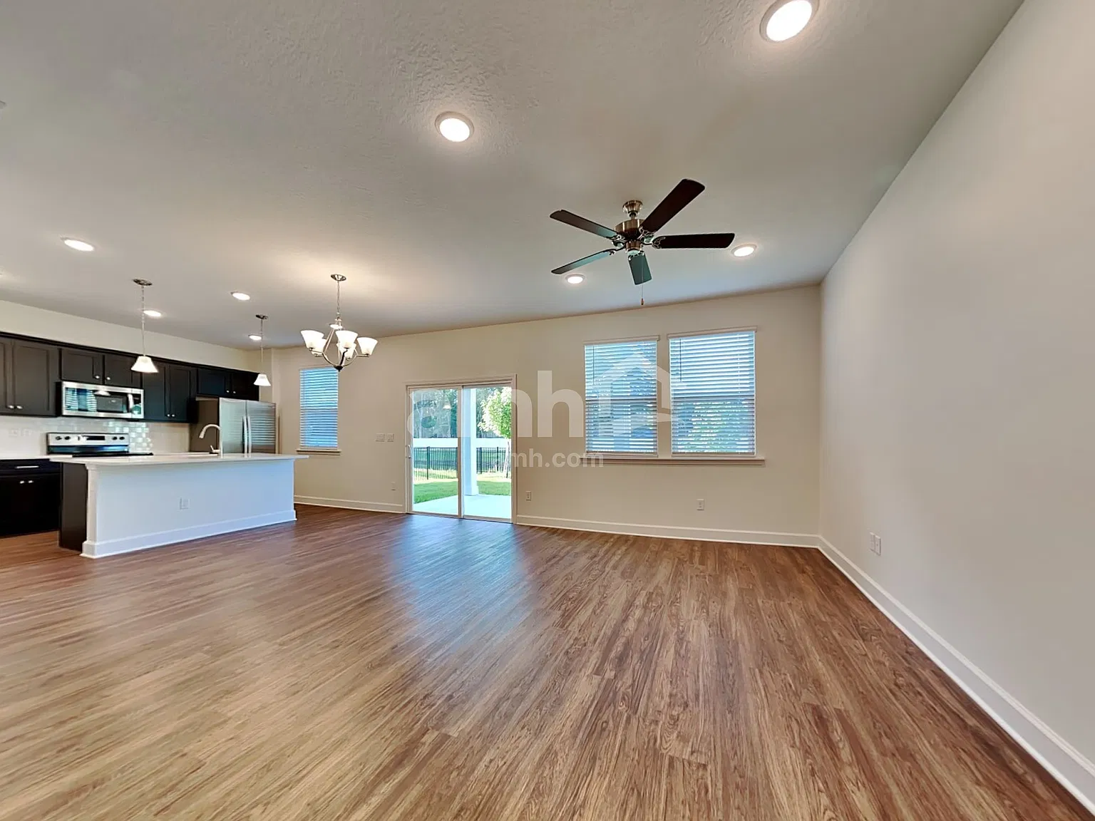 3 bed, 2.5 bath, 1685 sqft, $2,500 — Photo 4