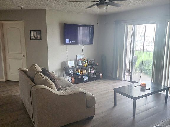 4th image of 2816 S Bartell Dr APT 4