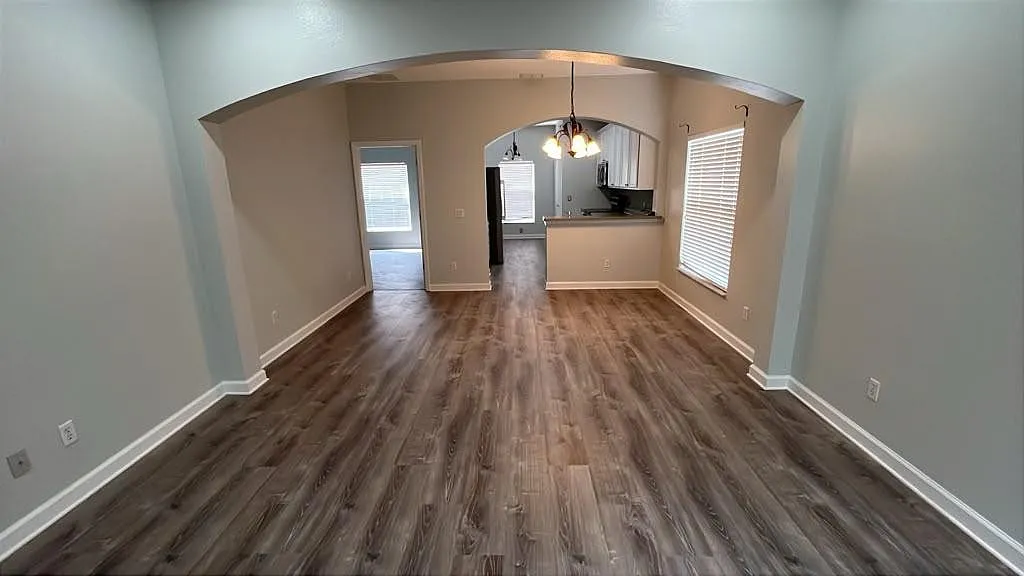 4 bed, 3.5 bath, 1836 sqft, $2,550 — Photo 3