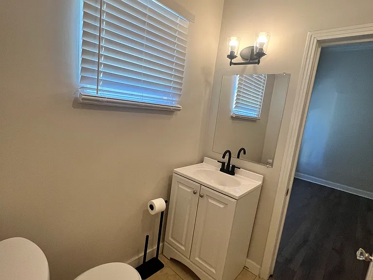 671 W Call St — Photo 7