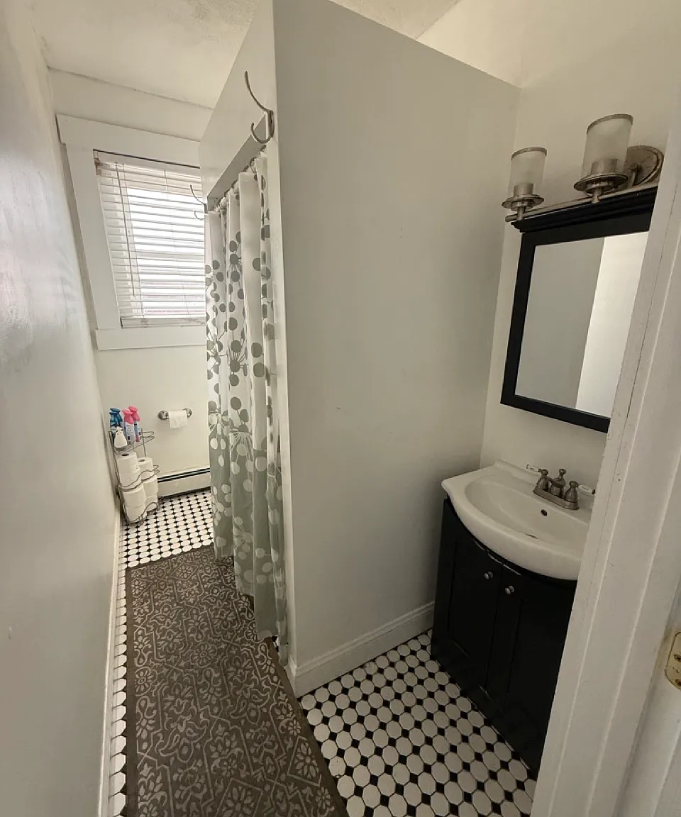 3 bed, $2,950 — Photo 2