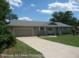 28 Skyline Dr, Kimberling City, MO 65686