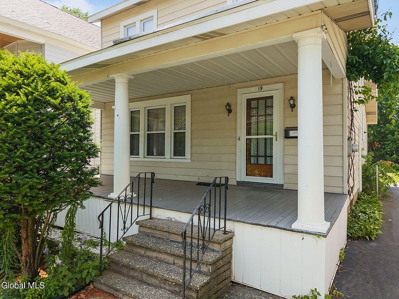 3rd image of 19 Harris Avenue