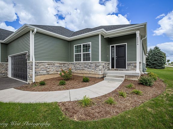 2nd image of 2206 Maggie Ln