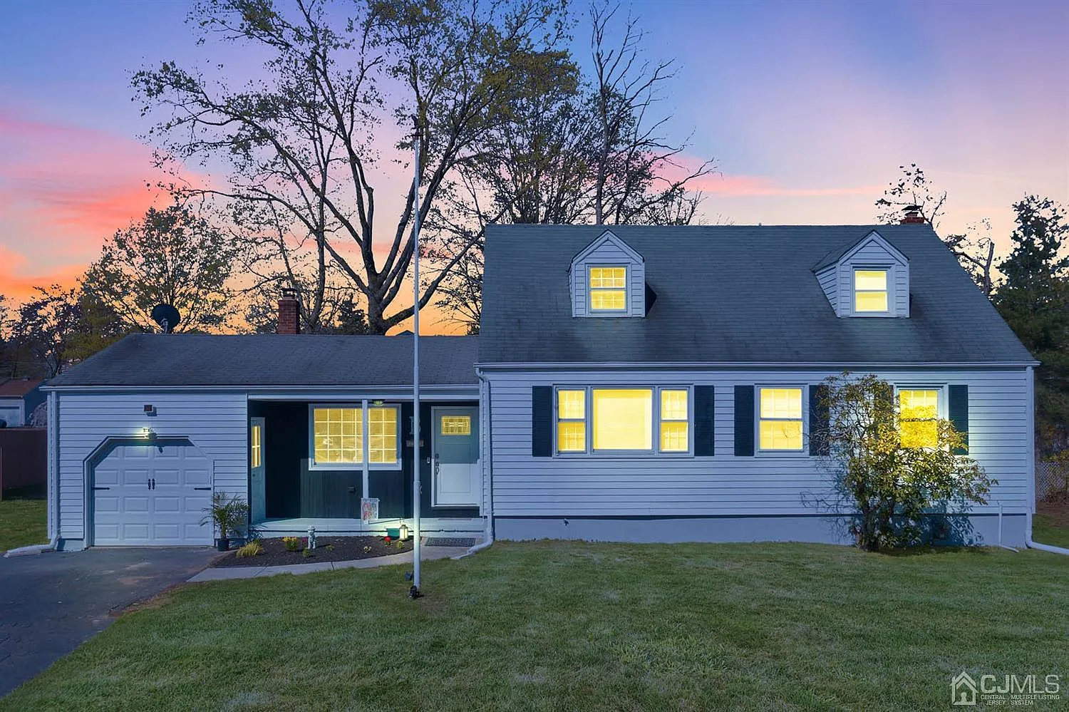 42 Montgomery St photo 1