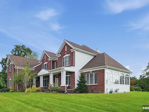 4th image of 73 Woodmere Road