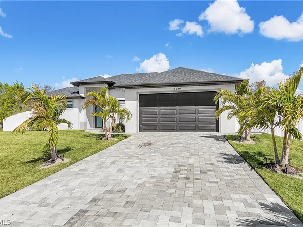 1929 NE 14th St, Cape Coral, FL 33909