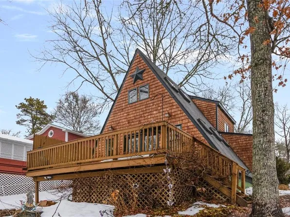 27 Ricks Rd, Charlestown, RI 02813