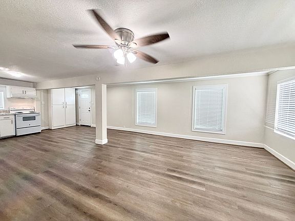 4th image of 414 Murex St