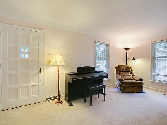 4th image of 6236 Garfield Ave