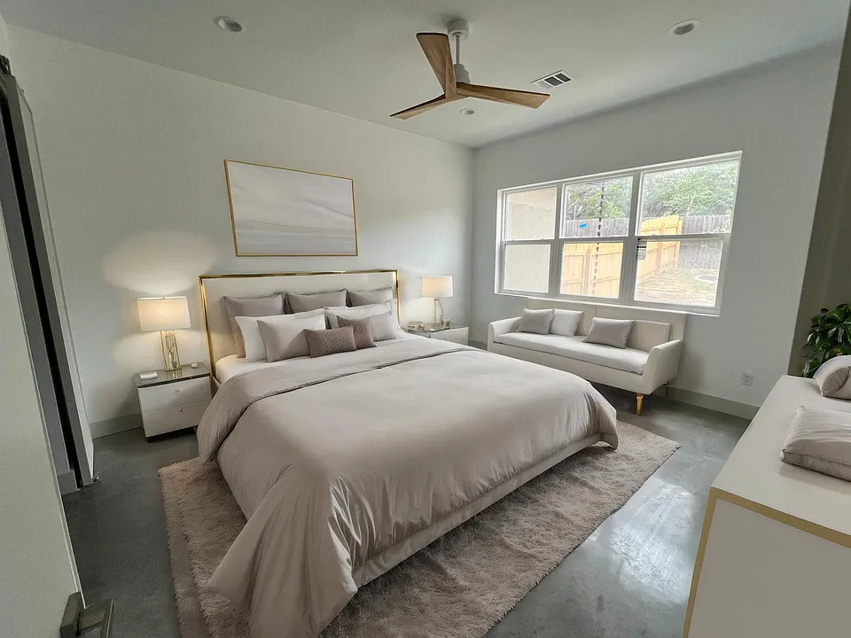 Primary Suite

Simulated furnishings