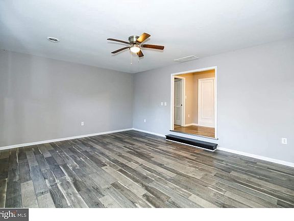 5th image of 6993 Atlanta Cir