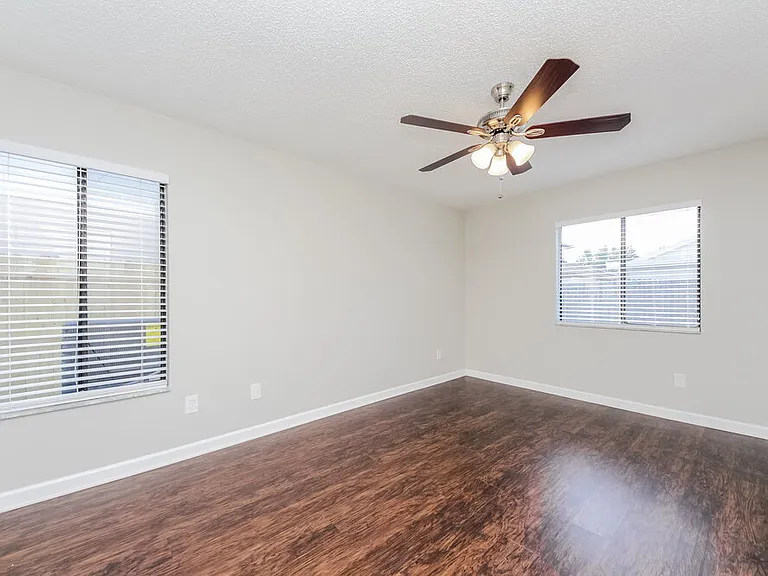 153 Pinewood Cir — Photo 8