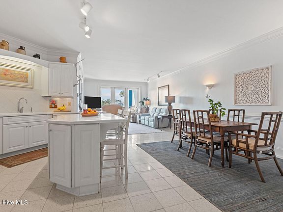 4th image of 4425 Arendell Street #106