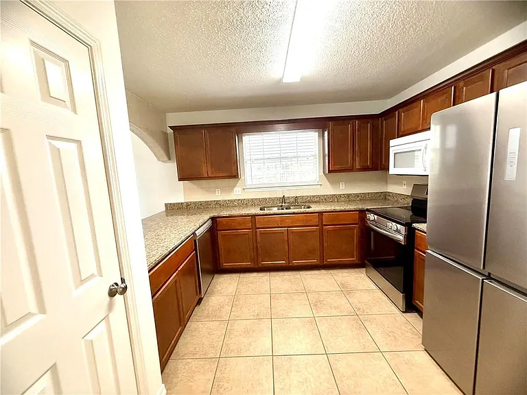 106 Northchase Ct — Photo 5