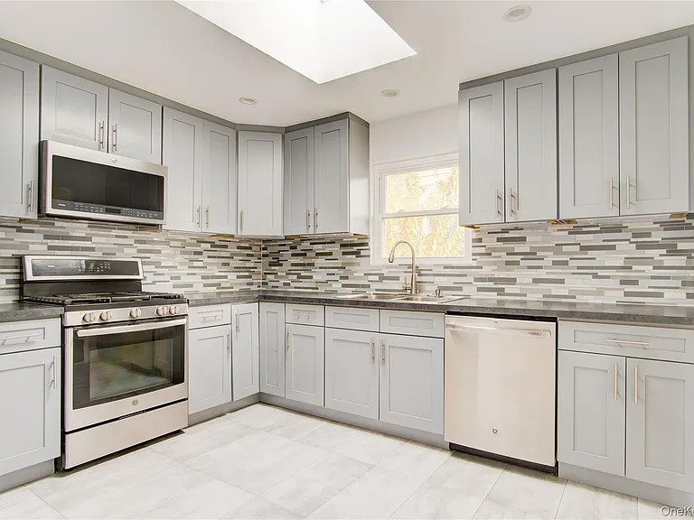 867 Bryant St — Photo 6