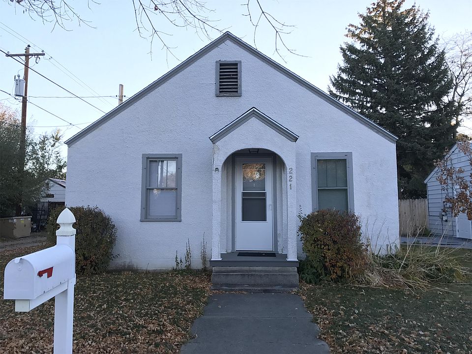 1st image of 221 N 13th St