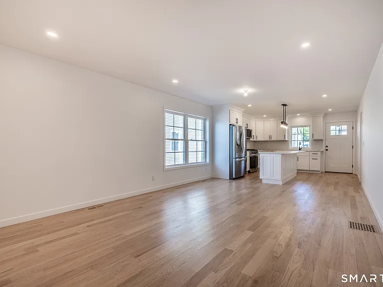 330 Pleasantview Ave #1 — Photo 2