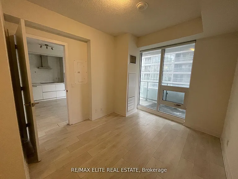 2221 Yonge St #1105 — Photo 6