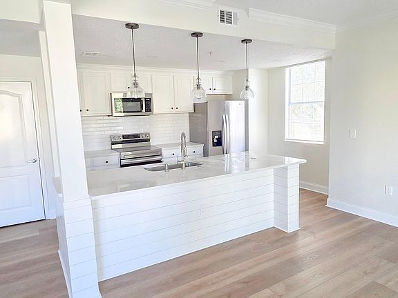 5th image of 12024 Villanova Dr APT 107