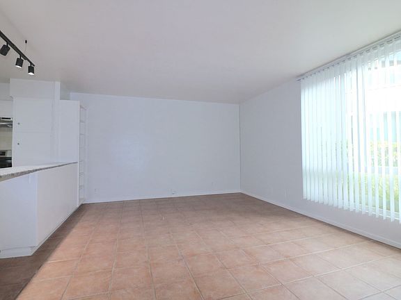 5th image of 1834 Mission Ave APT 3