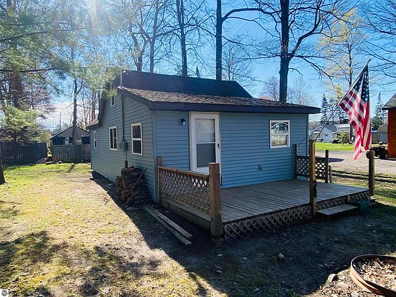 3rd image of 2438 Park Rd