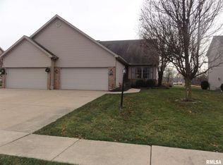 8 Elk Ct, Washington, IL 61571