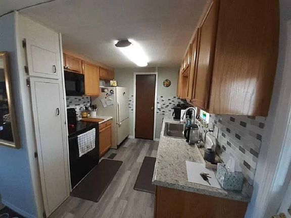 3rd image of 7001 142nd Ave N #83