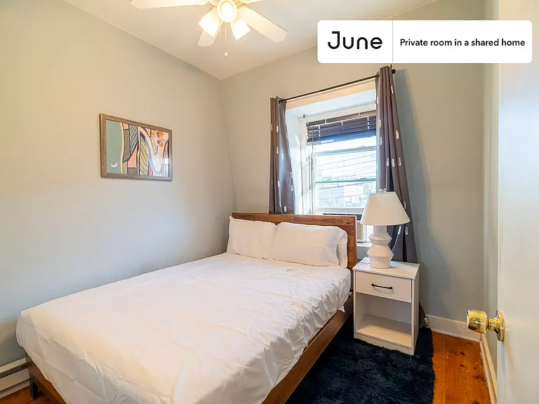 290 Lincoln St #B — Photo 1