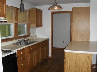 32 Kimball St, Lunenburg, MA 01462