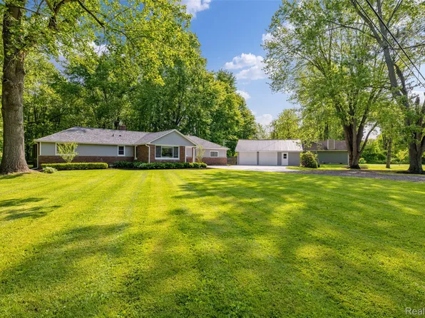 6590 Swartout Rd, Clay, MI 48001