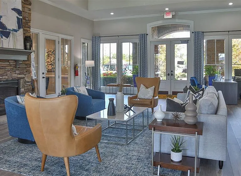 The Vinings at Laurel Creek — Photo 16