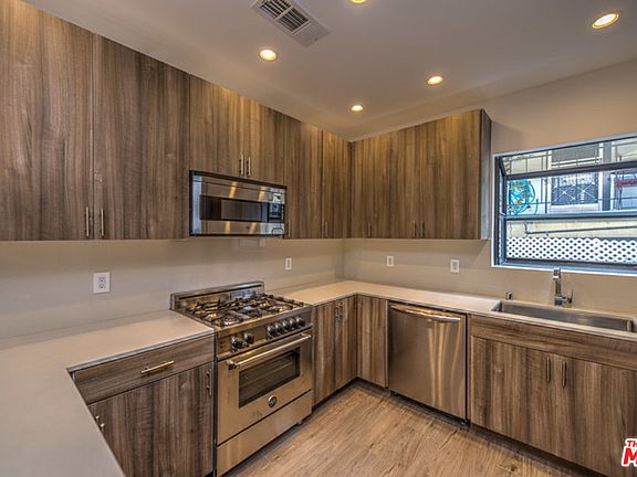 5th image of 1007 N San Vicente Blvd