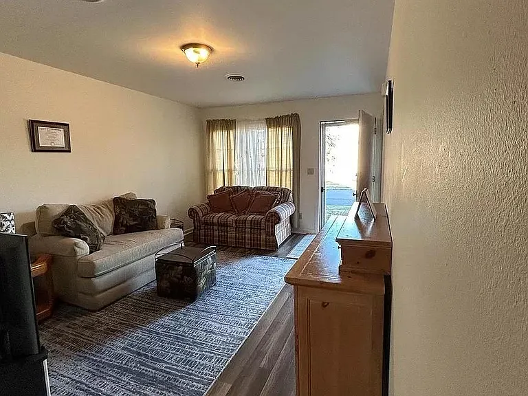 100 Tory Cir — Photo 9